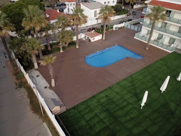 instalación de tarima exterior en instalacion tarima exterior - trabajo profesional mostrando técnica profesional