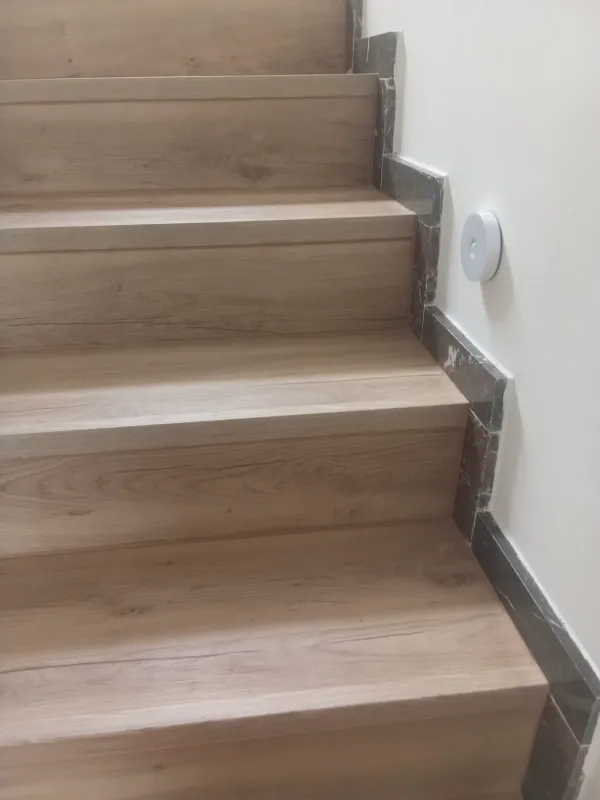 instalación de suelo laminado en instalacion suelo laminado - trabajo profesional mostrando vista detallada