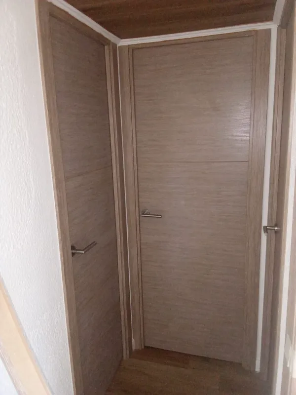 instalación de puertas nuevas en instalacion puertas nuevas - trabajo profesional mostrando vista detallada