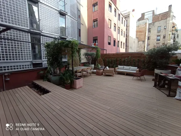 instalación de tarima exterior en instalacion tarima exterior - detalle de acabado mostrando vista detallada