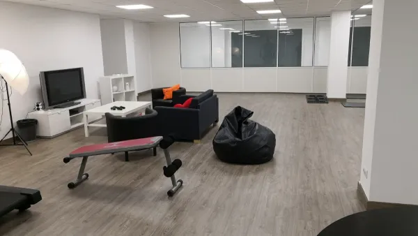 instalación de suelo laminado en instalacion suelo laminado - proceso de instalación mostrando vista detallada