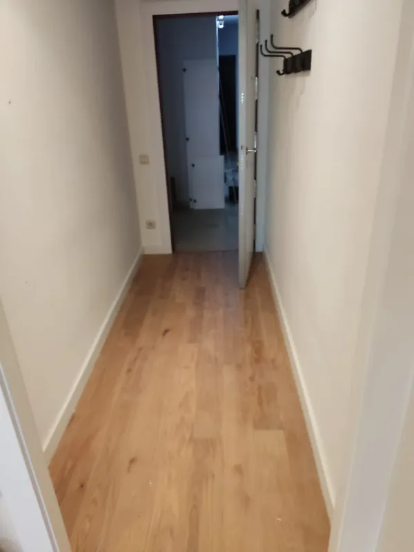 instalación de suelo laminado en instalacion suelo laminado - vista del proyecto mostrando proceso de trabajo