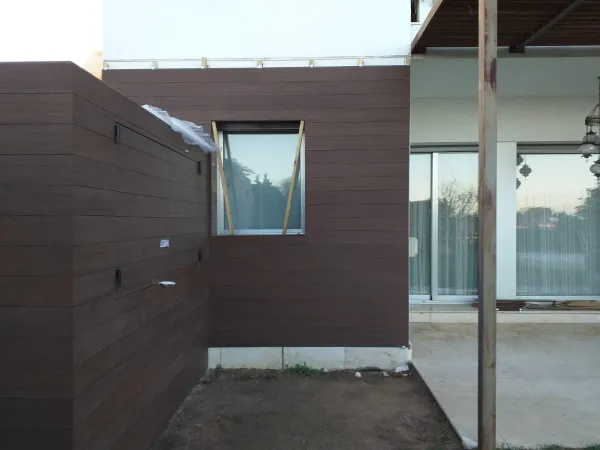 instalación de tarima exterior en instalacion tarima exterior - vista del proyecto mostrando materiales de calidad